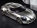 Der in Frankfurt gezeigte Alfa Romeo 4C Concept zeichnet sich durch die neue Lackfarbe „Fluid Metal" aus.